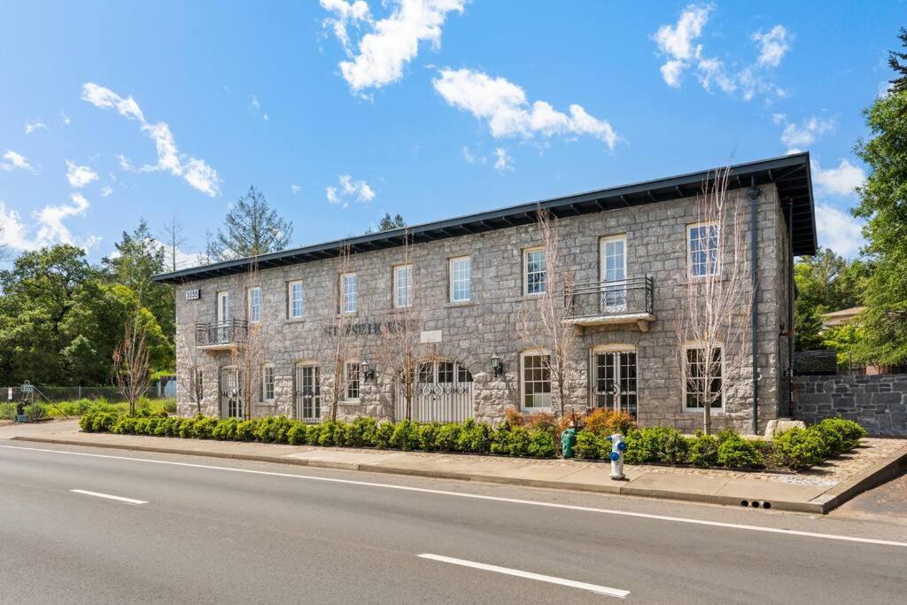 Stonehouse Inn, - Private King # 3 Santa Rosa