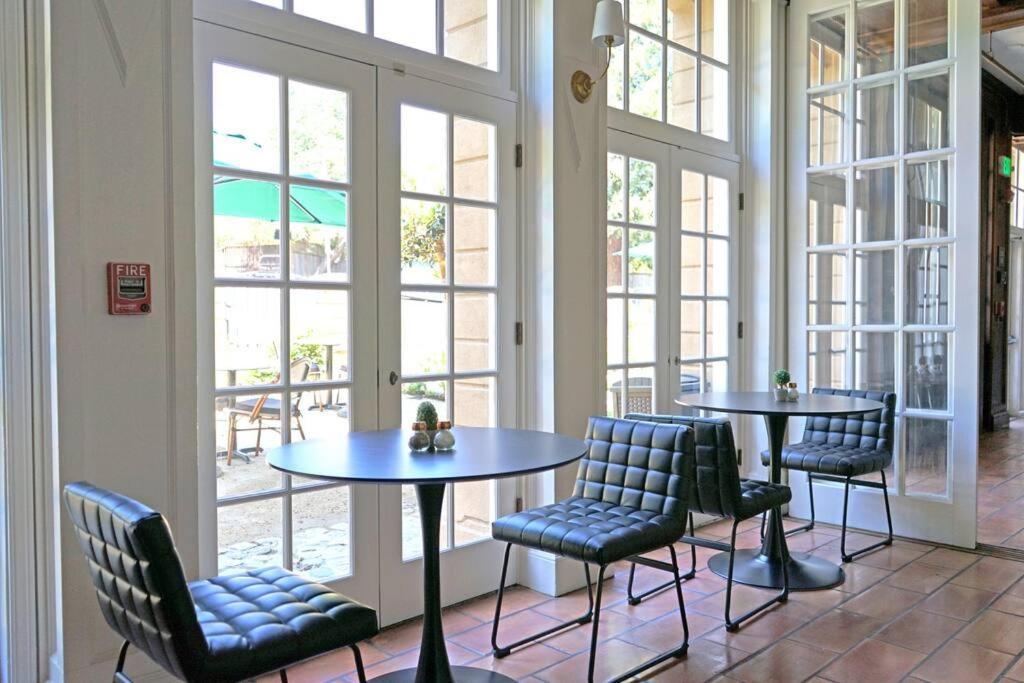 Stonehouse Inn, - Private King # 3 * Santa Rosa